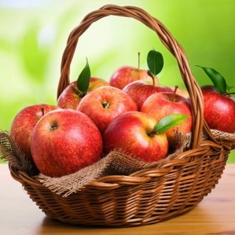 Фруктовая корзина с яблоками