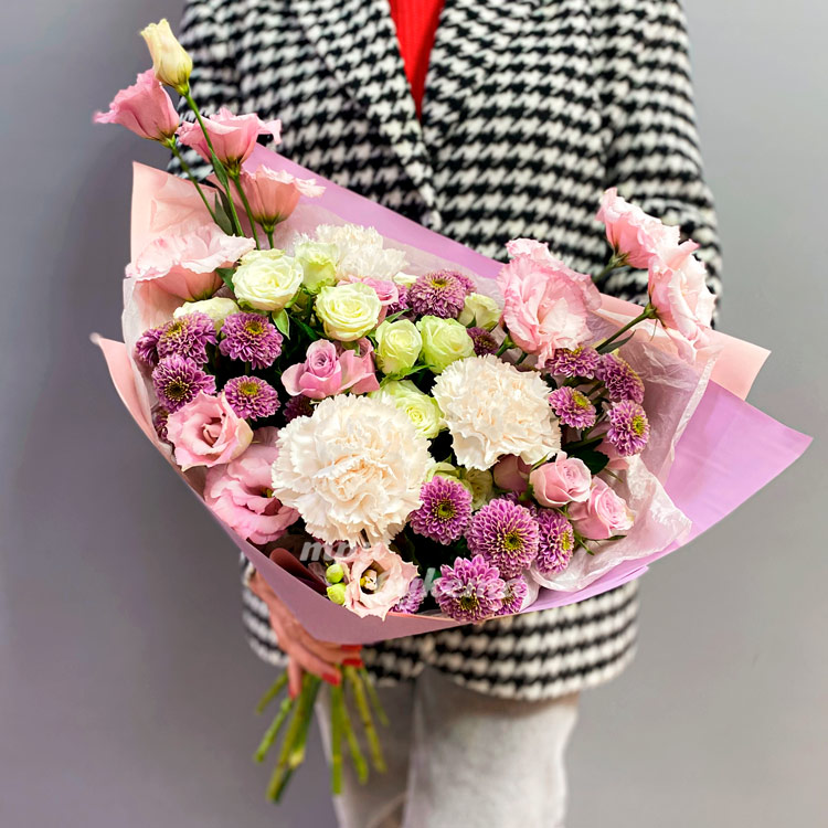 Букет эустом, гвоздик и хризантем